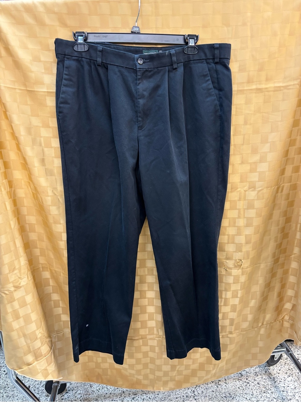 Dockers Men's Black Pleated Chinos